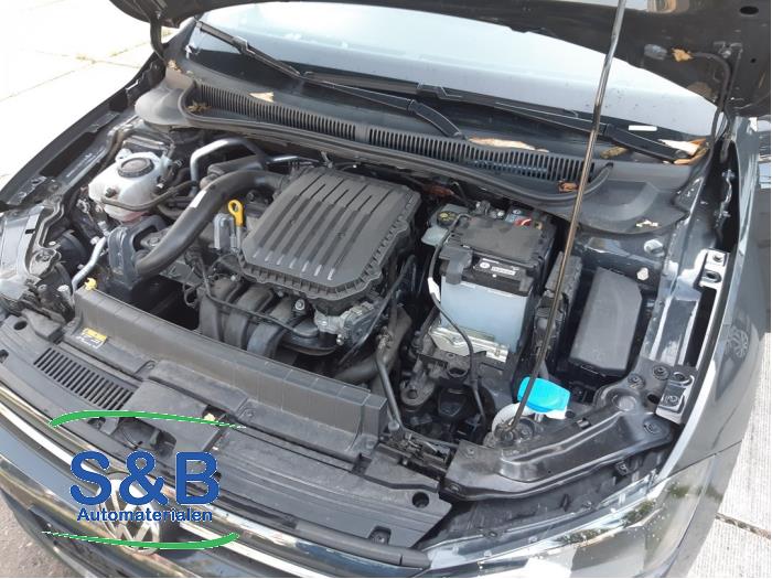 Gebruikte Versnellingsbak Volkswagen Polo VI (AW1) 1.0 12V BlueMotion Technology Prijs € 499,00 Margeregeling aangeboden door Schaap & Bron