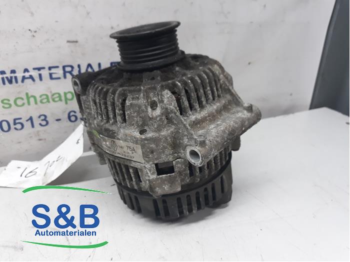 Gebruikte Dynamo Renault Clio II (BB/CB) 1.2 Prijs € 30,00 Margeregeling aangeboden door Schaap & Bron
