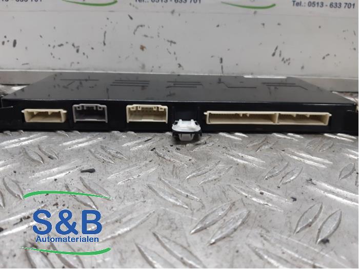 Computer Body Control van een Tesla Model X 90D 2017