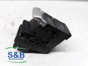 Gebruikte Handrem schakelaar Audi A5 (8T3) 1.8 TFSI 16V Prijs € 20,00 Margeregeling aangeboden door Schaap & Bron