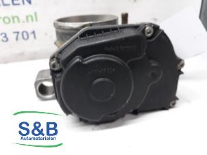 Gebruikte Gasklephuis Volkswagen Golf III Cabrio Restyling (1E7) 2.0 Prijs € 100,00 Margeregeling aangeboden door Schaap & Bron