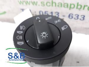 Gebruikte Licht Schakelaar Audi A4 Avant (B7) 2.0 TDI 16V Prijs € 24,99 Margeregeling aangeboden door Schaap & Bron