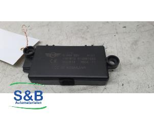 Gebruikte Alarm module Austin Mini Open (R52) 1.6 16V Cooper S Prijs € 15,00 Margeregeling aangeboden door Schaap & Bron