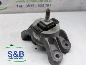 Gebruikte Versnellingsbak Steun Mini Mini (R56) 1.6 16V Cooper Prijs € 25,00 Margeregeling aangeboden door Schaap & Bron