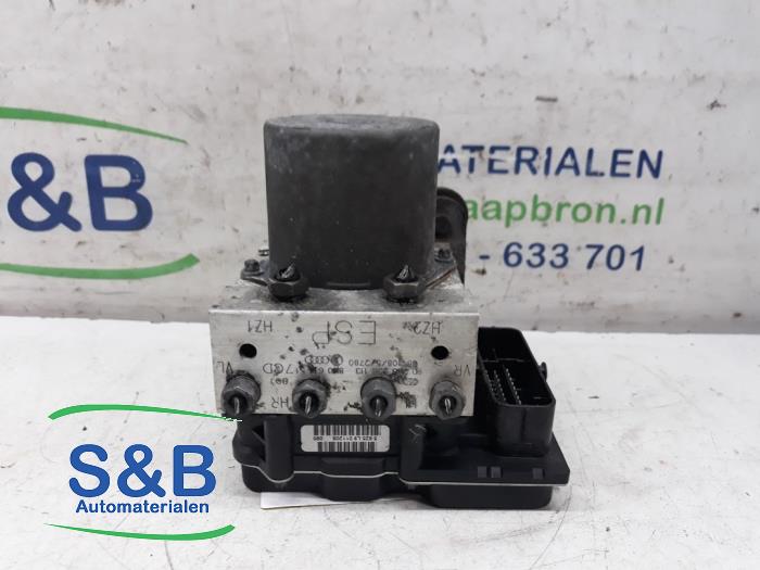 Gebruikte ABS Pomp Audi A4 (B8) 2.0 TDI 16V Prijs € 100,00 Margeregeling aangeboden door Schaap & Bron