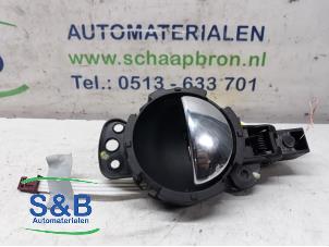 Gebruikte Deurgreep 2Deurs links Mini Mini (R56) 1.6 16V Cooper Prijs € 15,00 Margeregeling aangeboden door Schaap & Bron