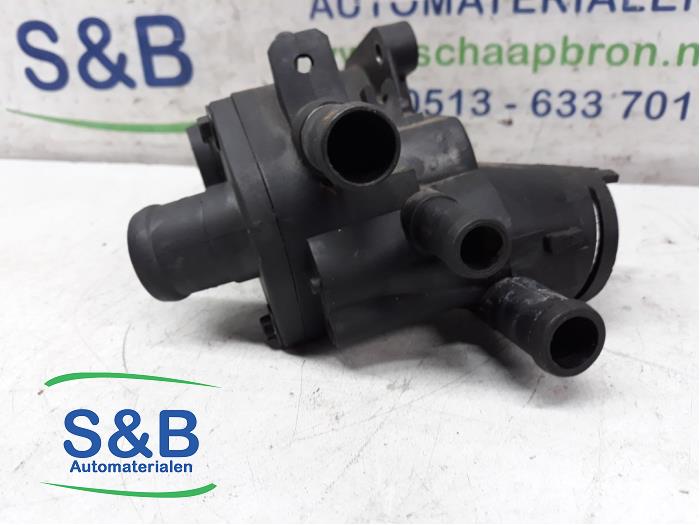 Gebruikte Thermostaathuis Volkswagen Polo III (6N1) Prijs € 35,00 Margeregeling aangeboden door Schaap & Bron