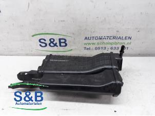 Gebruikte Koolstoffilter Volkswagen Golf VII (AUA) 2.0 GTI 16V Performance Package Prijs € 40,00 Margeregeling aangeboden door Schaap & Bron