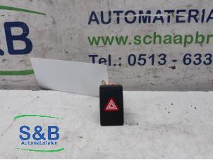 Gebruikte Paniekverlichtings Schakelaar Volkswagen Golf VI (5K1) 1.4 16V Prijs € 7,50 Margeregeling aangeboden door Schaap & Bron