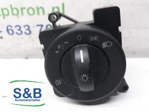 Gebruikte Licht Schakelaar Volkswagen Crafter 2.5 TDI 30/32/35 Prijs € 35,00 Margeregeling aangeboden door Schaap & Bron