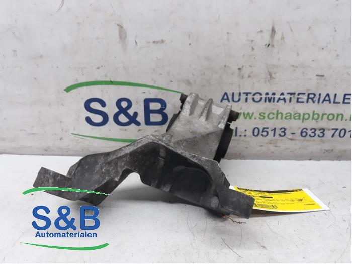 Gebruikte Versnellingsbak Steun BMW Mini (R50/53) 1.6 16V One Prijs € 35,00 Margeregeling aangeboden door Schaap & Bron