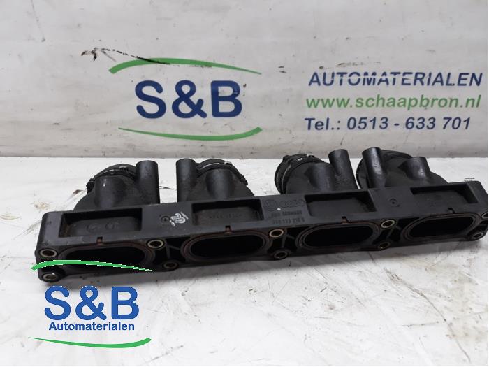 Gebruikte Injector brug Volkswagen Passat (3B3) 2.0 20V Prijs € 20,00 Margeregeling aangeboden door Schaap & Bron