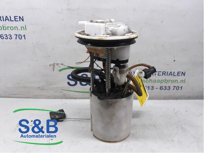 Gebruikte Tank element Pomp Volkswagen Passat (3C2) 2.0 FSI 16V Prijs € 80,00 Margeregeling aangeboden door Schaap & Bron