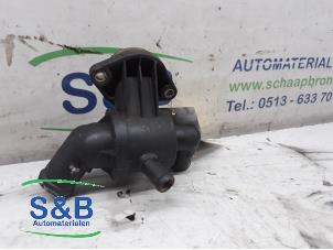 Gebruikte Thermostaathuis Volkswagen Caddy III (2KA,2KH,2CA,2CH) 2.0 TDI 16V 4Motion Prijs € 25,00 Margeregeling aangeboden door Schaap & Bron