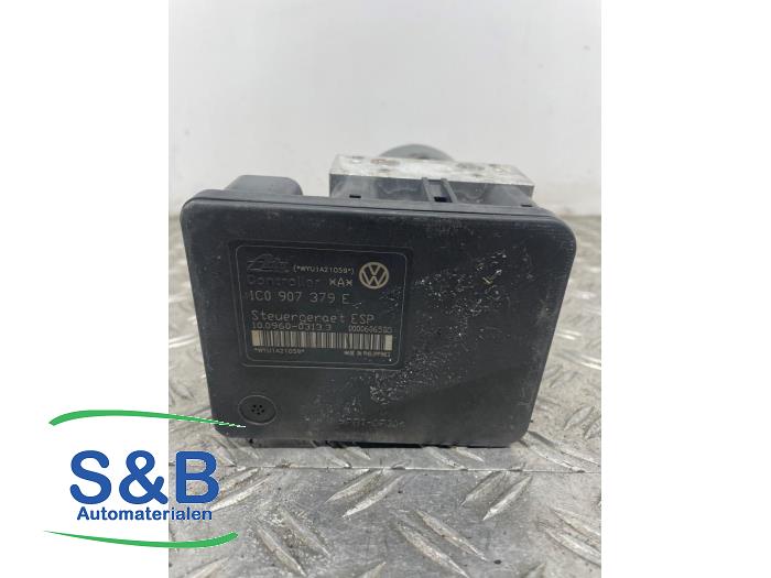 ABS Pomp van een Volkswagen Golf IV (1J1) 1.9 TDI 130 2003