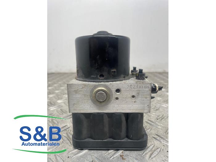 ABS Pomp van een Volkswagen Golf IV (1J1) 1.9 TDI 130 2003