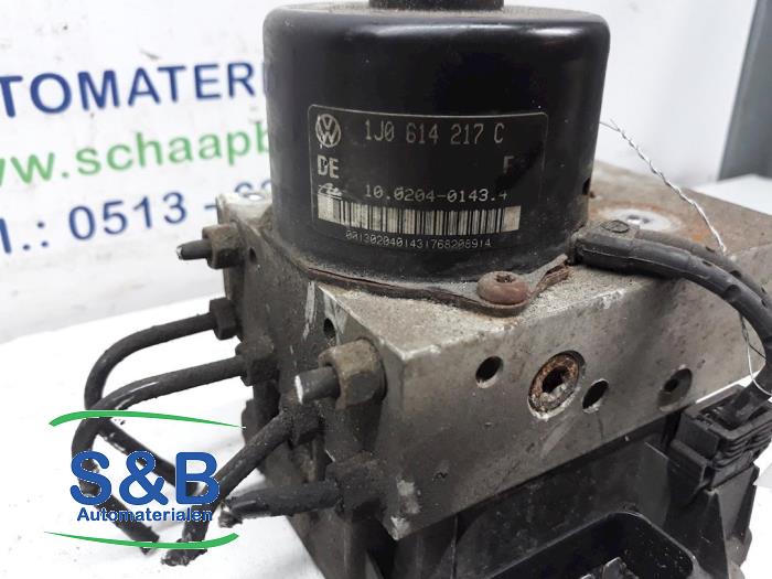 Gebruikte ABS Pomp Volkswagen Golf IV (1J1) 1.8 20V Prijs € 99,00 Margeregeling aangeboden door Schaap & Bron