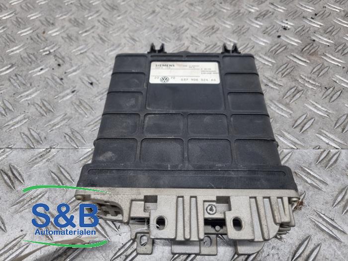 Gebruikte Computer Motormanagement Volkswagen Golf III (1H1) 2.0 GTI Prijs € 90,00 Margeregeling aangeboden door Schaap & Bron
