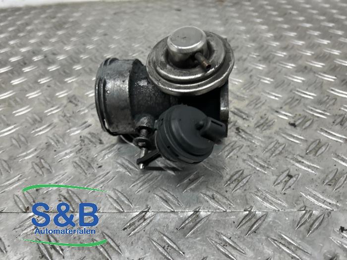 Gebruikte EGR Klep Volkswagen Multivan T5 (7E/7HC/7HF/7HM) 2.5 TDi Prijs € 80,00 Margeregeling aangeboden door Schaap & Bron