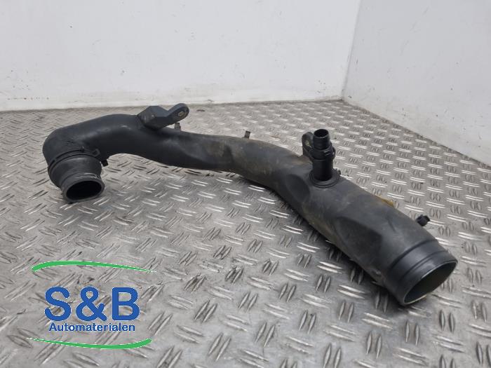 Gebruikte Intercooler Buis Skoda Octavia (1U2) 1.9 TDI 130 Prijs € 35,00 Margeregeling aangeboden door Schaap & Bron