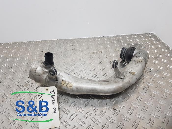 Gebruikte Intercooler Buis Seat Ibiza III (6L1) 1.9 TDI FR Prijs € 50,00 Margeregeling aangeboden door Schaap & Bron