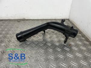 Gebruikte Intercooler Buis Volkswagen Caddy II (9K9A) 1.9 TDI Prijs € 30,00 Margeregeling aangeboden door Schaap & Bron