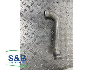 Intercooler Slang van een Volkswagen Caddy II (9K9A) 1.9 TDI 2002