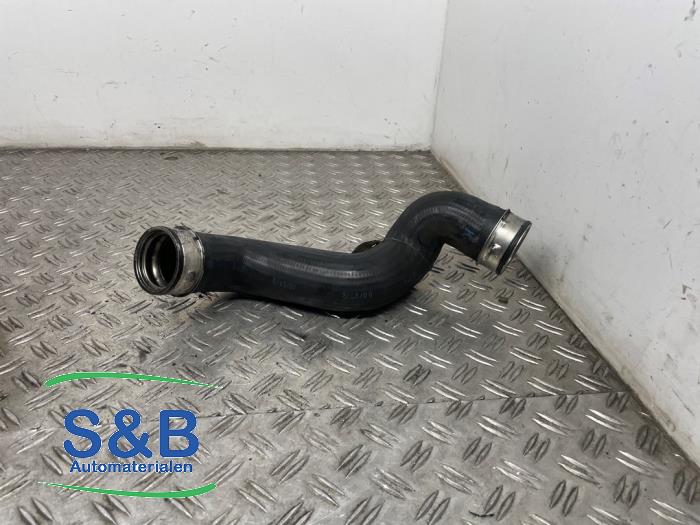 Gebruikte Intercooler Slang Volkswagen Passat (3B3) 1.9 TDI 130 Prijs € 20,00 Margeregeling aangeboden door Schaap & Bron
