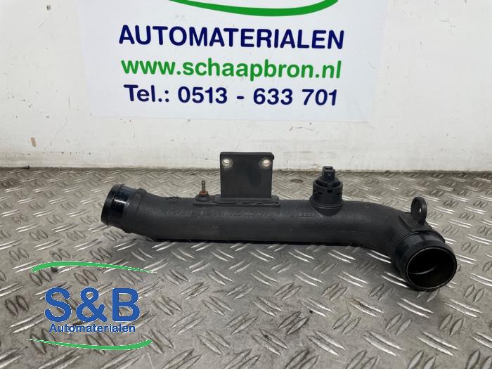 Gebruikte Intercooler Slang Volkswagen Passat (3B2) 1.9 TDi 110 Prijs € 35,00 Margeregeling aangeboden door Schaap & Bron