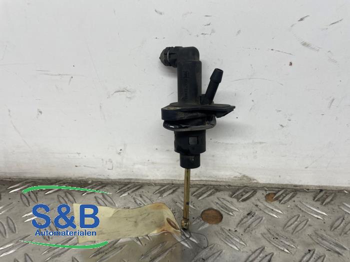 Koppeling Hoofd Cilinder van een Volkswagen Caddy II (9K9A) 1.9 SDI 2000