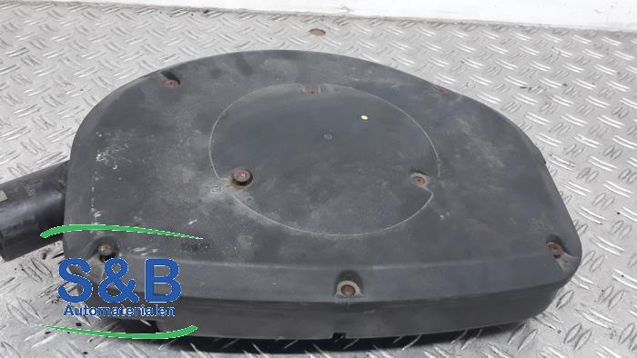 Gebruikte Luchtfilterhuis Volkswagen Polo III (6N1) 1.4i 60 Prijs € 30,00 Margeregeling aangeboden door Schaap & Bron