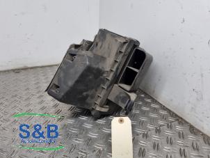 Gebruikte Luchtfilterhuis Volkswagen Passat (3B2) 1.9 TDi 90 Prijs € 40,00 Margeregeling aangeboden door Schaap & Bron