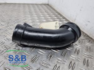 Gebruikte Aanzuigslang Lucht Volkswagen Passat (3B2) 1.6 Prijs € 20,00 Margeregeling aangeboden door Schaap & Bron