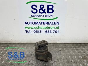 Gebruikte Motorsteun Volkswagen Passat (35I) 2.0 i GL,GT 16V Prijs € 30,00 Margeregeling aangeboden door Schaap & Bron