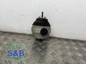 Gebruikte Motorsteun Audi A4 (B6) 2.0 FSI 16V Prijs € 45,00 Margeregeling aangeboden door Schaap & Bron
