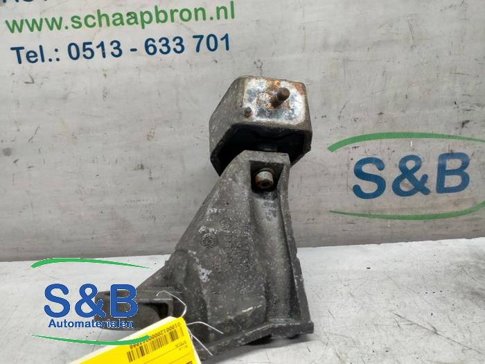 Gebruikte Motorrubber Audi A6 (C4) 2.6 V6 Quattro Prijs € 35,00 Margeregeling aangeboden door Schaap & Bron