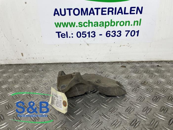 Gebruikte Versnellingsbak Steun Audi A6 Avant (C5) 2.5 TDI V6 24V Quattro Prijs € 30,00 Margeregeling aangeboden door Schaap & Bron