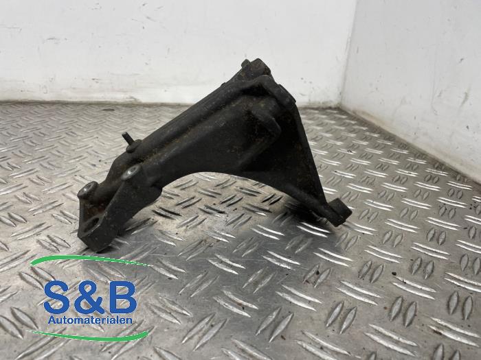 Gebruikte Motorsteun Volkswagen Passat (35I) 1.8 i Prijs € 35,00 Margeregeling aangeboden door Schaap & Bron
