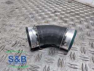 Gebruikte Intercooler Slang Volkswagen Transporter/Caravelle T5 1.9 TDi Prijs € 15,00 Margeregeling aangeboden door Schaap & Bron