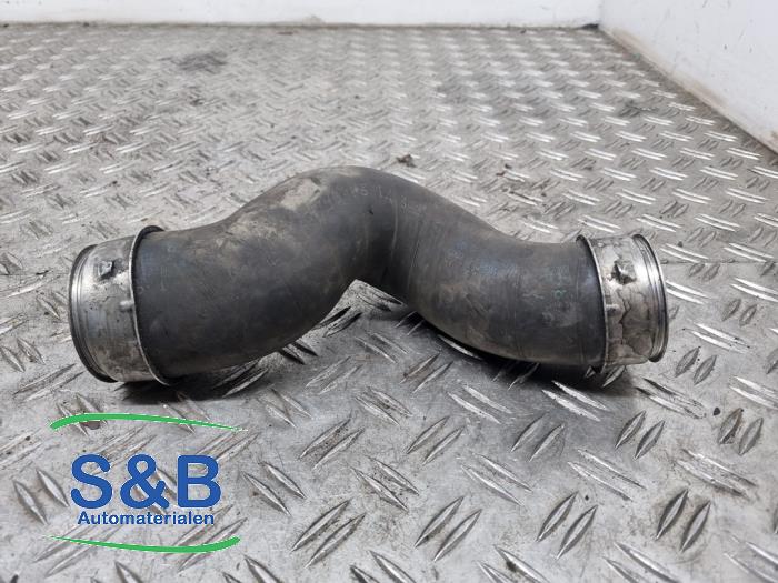 Gebruikte Intercooler Slang Volkswagen Transporter/Caravelle T5 1.9 TDi Prijs € 25,00 Margeregeling aangeboden door Schaap & Bron