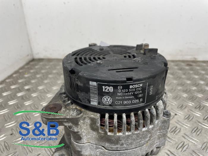 Dynamo van een Volkswagen Golf III (1H1) 2.8 VR6 2000