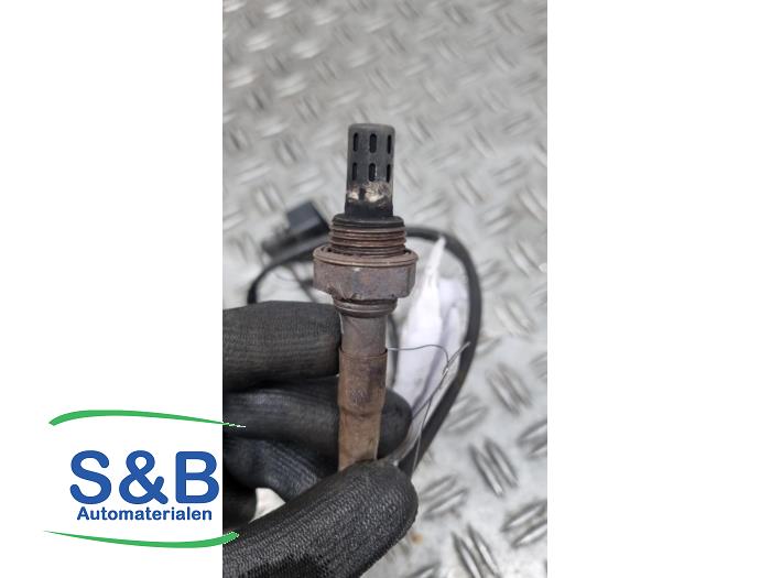 Lambda Sonde van een Volkswagen Golf III (1H1) 2.0 GTI 1995