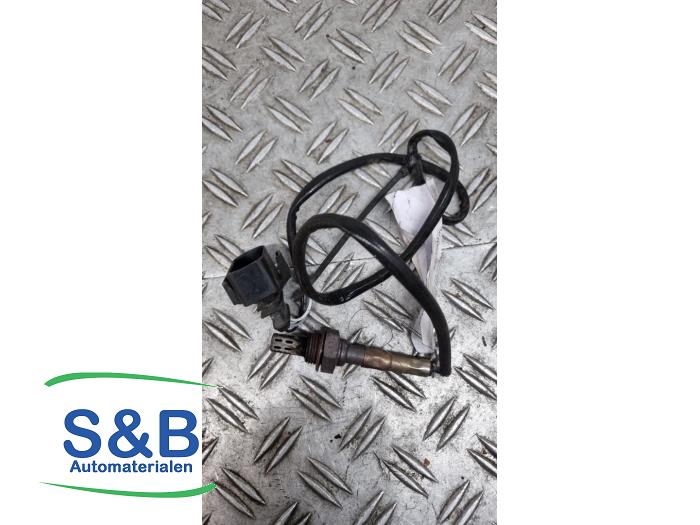 Lambda Sonde van een Volkswagen Golf III (1H1) 2.0 GTI 1995