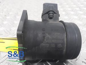 Gebruikte Luchtmassameter Audi A4 Avant (B6) 2.0 20V Prijs € 40,00 Margeregeling aangeboden door Schaap & Bron