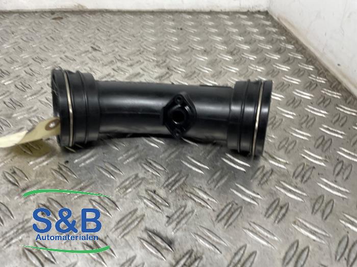 Gebruikte Intercooler Slang Volkswagen Transporter/Caravelle T5 2.5 TDi Prijs € 35,00 Margeregeling aangeboden door Schaap & Bron