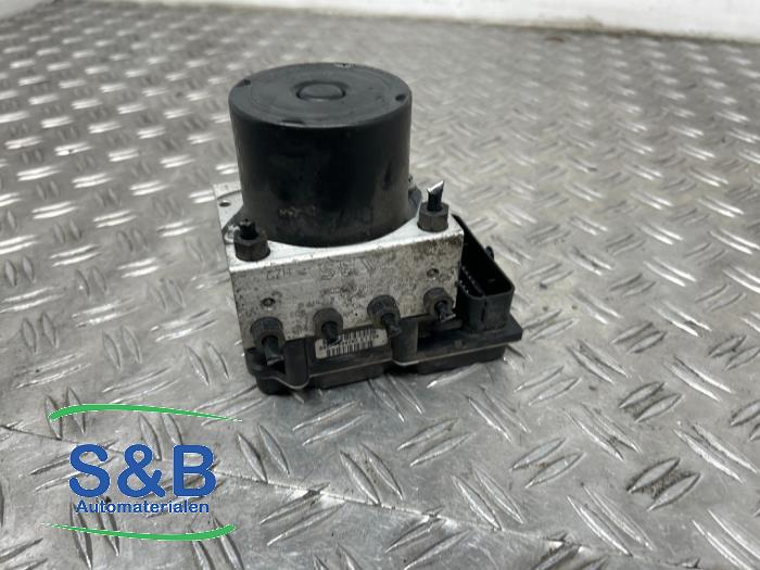 Gebruikte ABS Pomp Volkswagen Polo IV (9N1/2/3) 1.2 55 Prijs € 50,00 Margeregeling aangeboden door Schaap & Bron