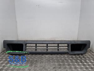 Gebruikte Bumper Rooster Volkswagen Transporter/Caravelle T5 1.9 TDi Prijs € 25,00 Margeregeling aangeboden door Schaap & Bron