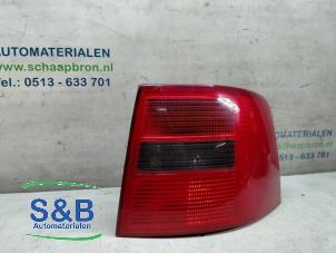 Gebruikte Achterlicht rechts Audi A6 Avant (C5) Prijs € 40,00 Margeregeling aangeboden door Schaap & Bron