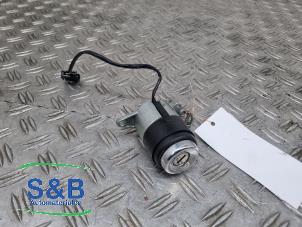 Gebruikte Cilinderslot achter Audi 80 (B4) 2.6 E V6 Prijs € 20,00 Margeregeling aangeboden door Schaap & Bron