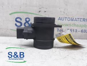 Gebruikte Luchtmassameter Volkswagen Golf IV (1J1) 2.0 Prijs € 28,00 Margeregeling aangeboden door Schaap & Bron